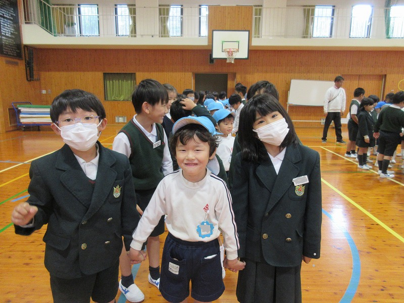 今日の年中組・小学校交流会