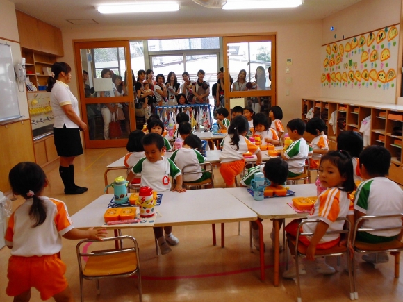 年少給食参観日