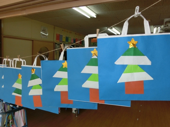 クリスマス制作進んでいます