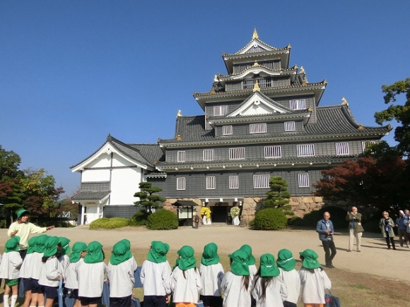 ゆり組　岡山城へスケッチに行ってきました