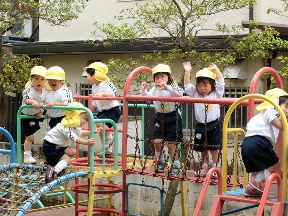 第２園舎集会・第１園舎野菜植え