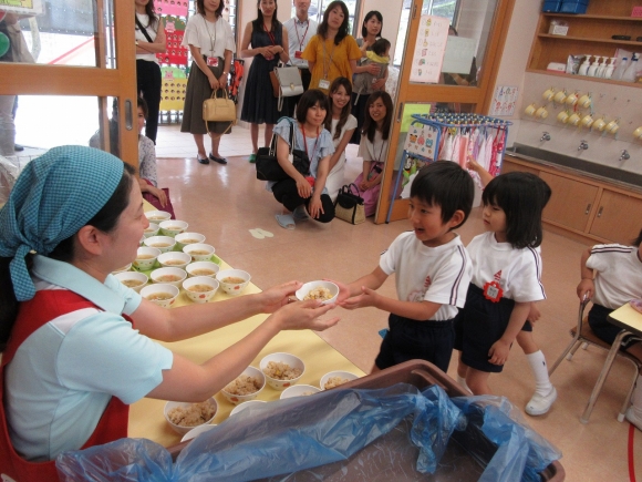 年少 給食参観日