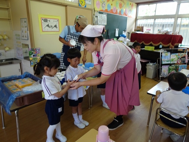 年中給食参観日
