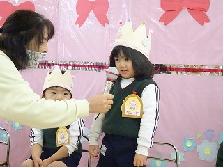 １２月・１月誕生祝い会（２・３・５歳児）