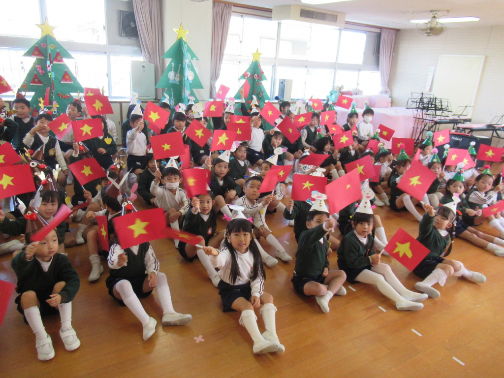 ベトナムとのクリスマス交流（年長）