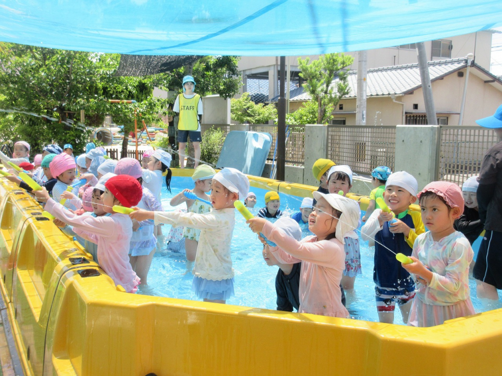 水遊びが盛り上がっています！