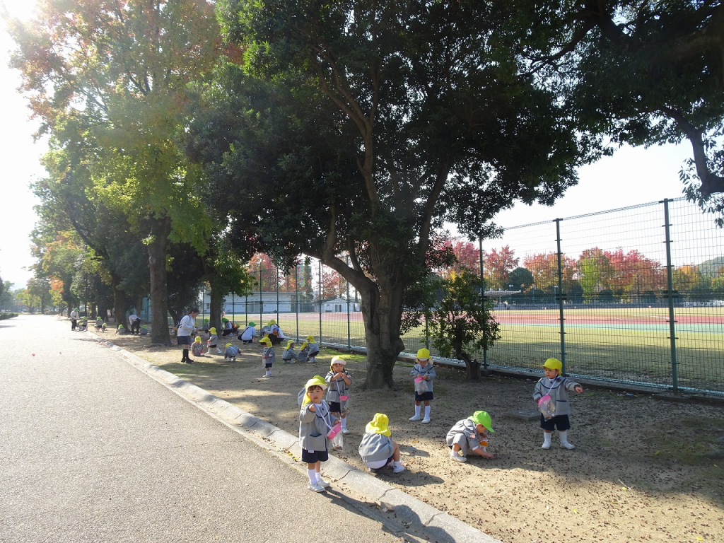 ２歳園外保育（岡山県総合グラウンド）