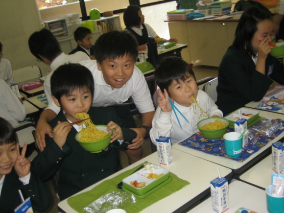 交流給食