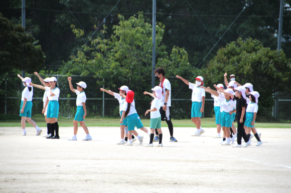 朝日塾小学校合唱団、うらじゃの練習風景