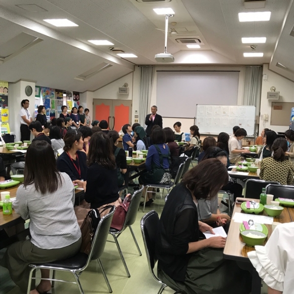 給食試食会（下学年）