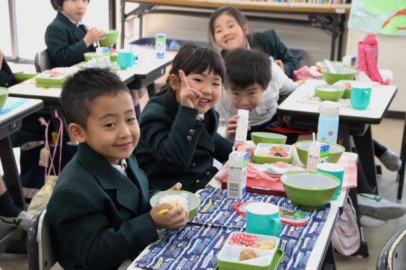 お楽しみの給食時間