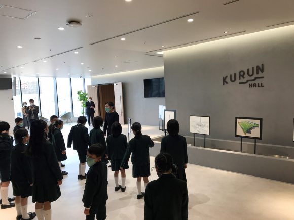 朝日塾小学校合唱団がＯＨＫアナウンサーの方々と交流しました