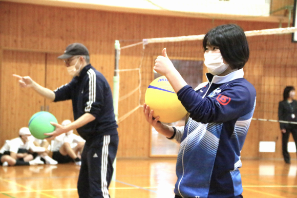 岡山シーガルズ選手によるバレーボール教室