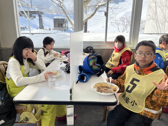 スキー教室2日目 ランチタイム