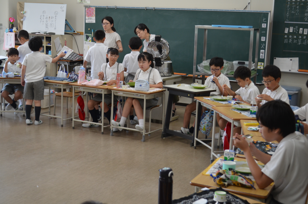 交流給食（異学年交流）