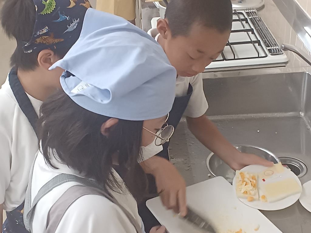 家庭科「サンドイッチづくり」