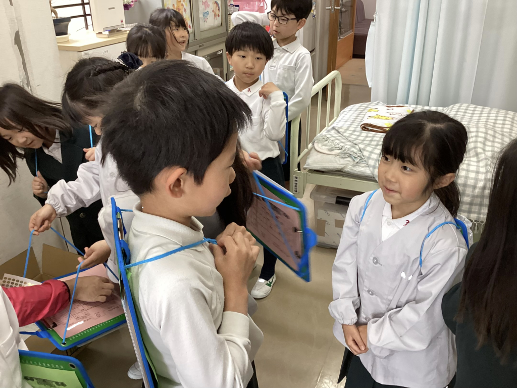 学校たんけんに行ったよ！