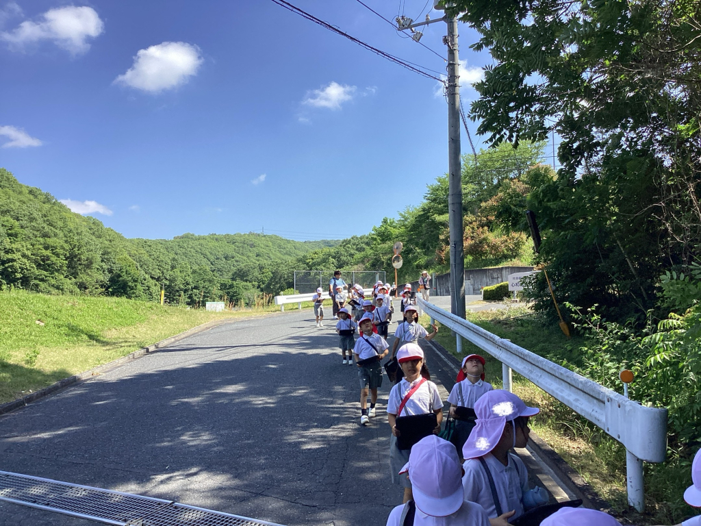 町のUniqueを探しに学校の周りを探検！