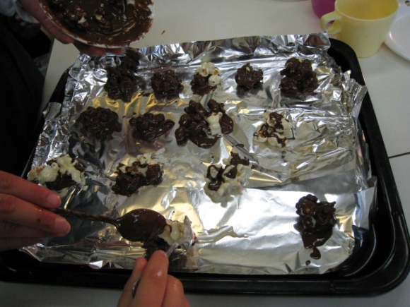 にこにこクラブ　チョコレート作り