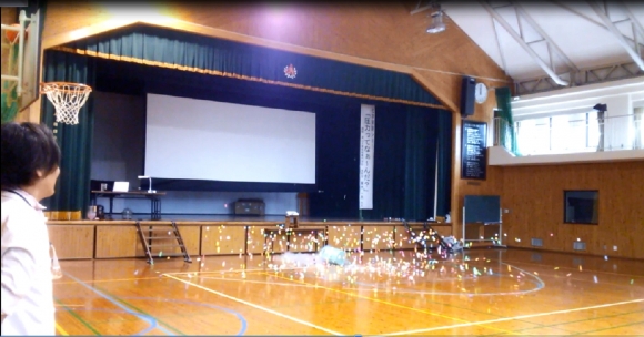 グリーンホールに広がったピンポン玉