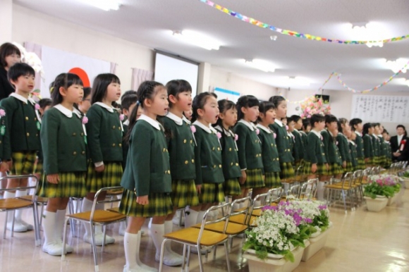 朝日塾幼稚園の卒業式に行ってきました
