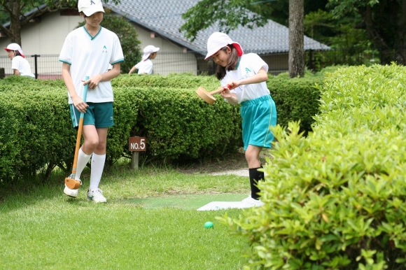 中学生と田植えをしました