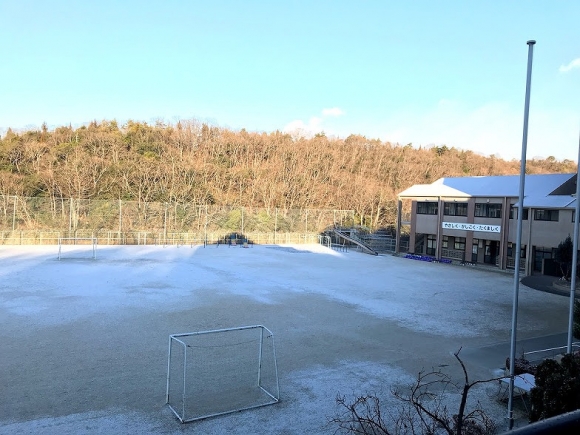 うっすらと雪が・・・。