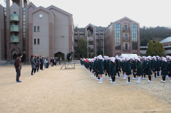 全校朝礼がありました。