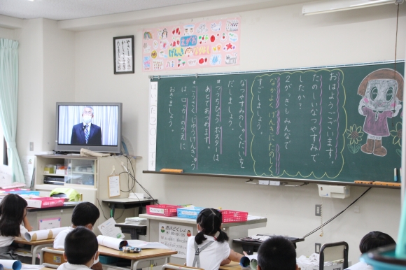 校長先生より、「健康に気を付けて、運動・勉強に実りの多い２学期にしましょう。」