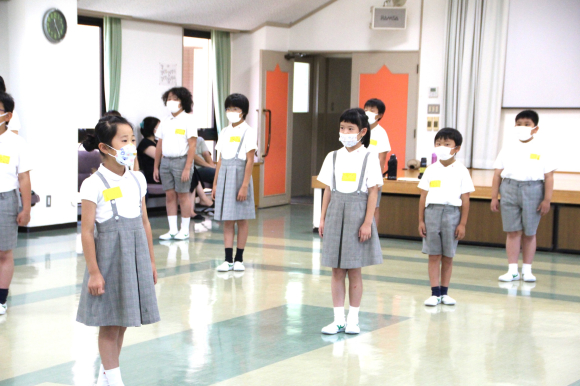 朝日塾小学校合唱団、うらじゃの練習風景