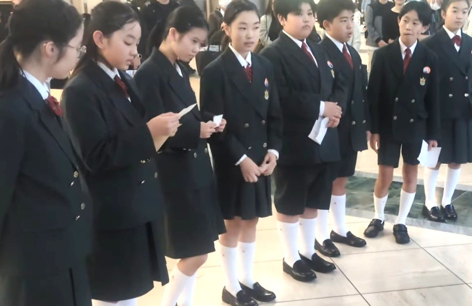 今年度最後の大きな大会を終え、6年生から合唱団員にメッセージが伝えられました。