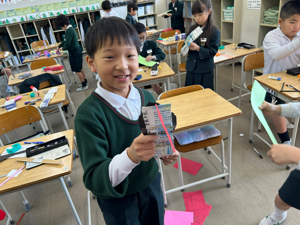 創意「へびのびっくり箱」