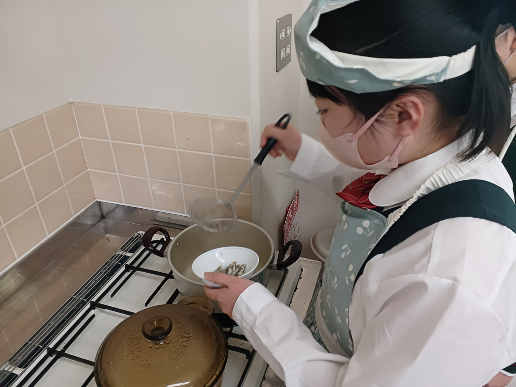 家庭科「ご飯とみそ汁」