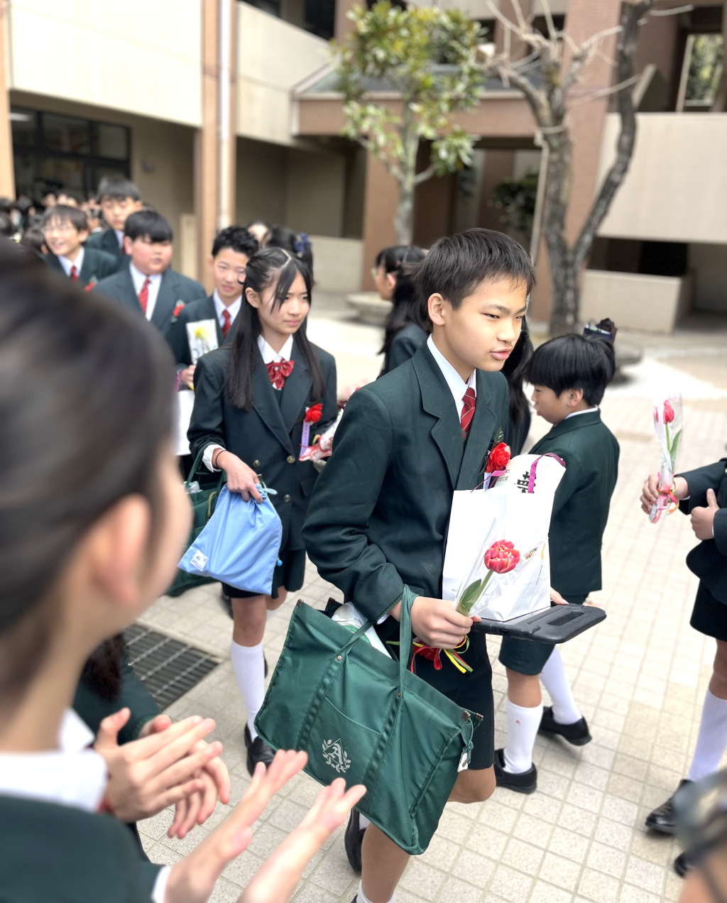 祝　ご卒業　第３３期生