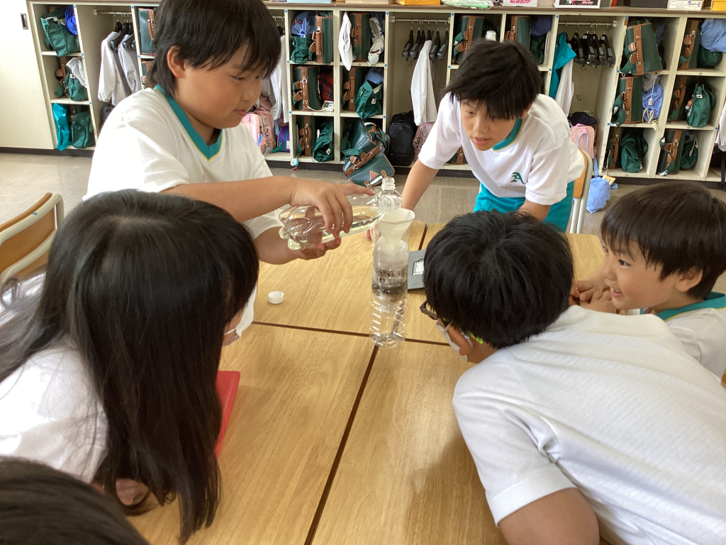 川の水のろ過実験
