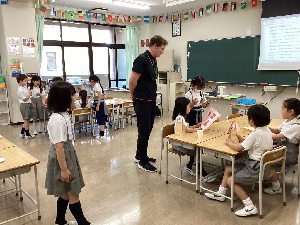 英語で注文を聞きます