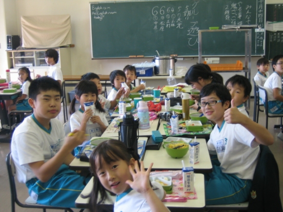 交流給食