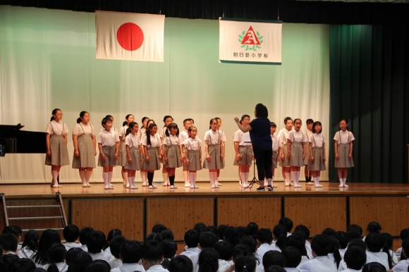 合唱団の歌が披露されました