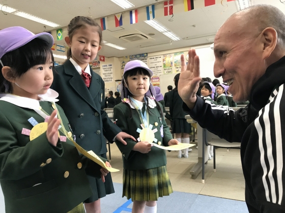 幼稚園との交流をしました。