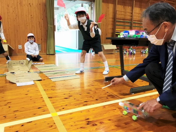 バス技師の先生方も遊びに来てくれて、子ども達も喜んでいました。