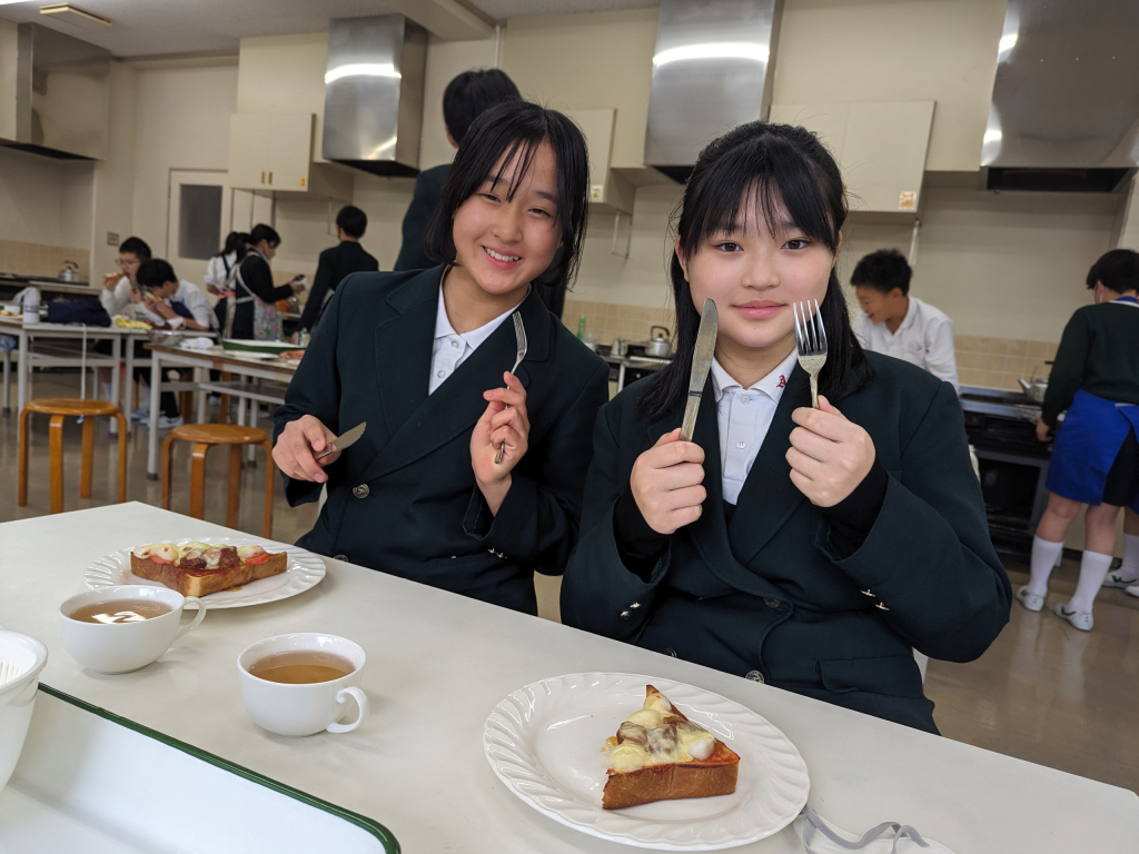 家庭科　五大栄養素トーストづくり