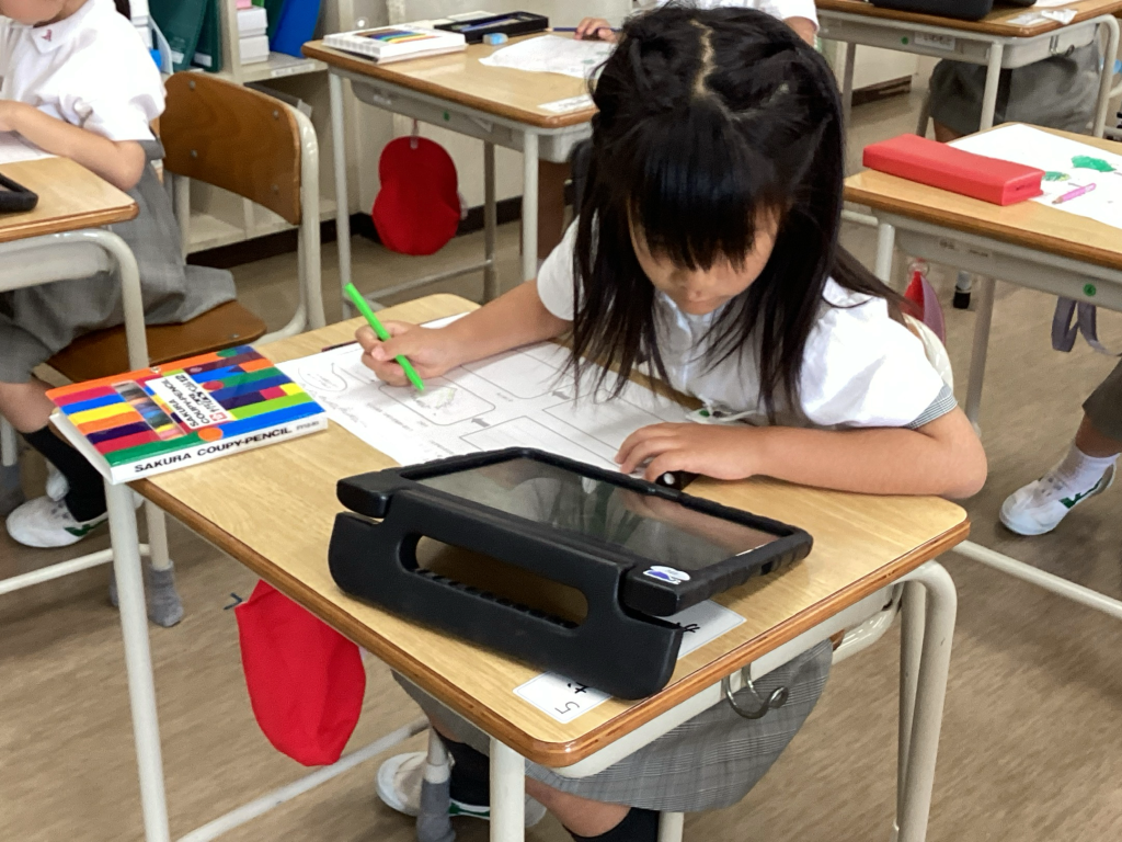 PYP【１年生】鉢から芽が出て、葉っぱが出てきて・・・