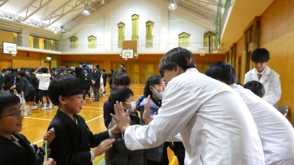 令和元年度 PTA主催「わくわく化学ショー」
