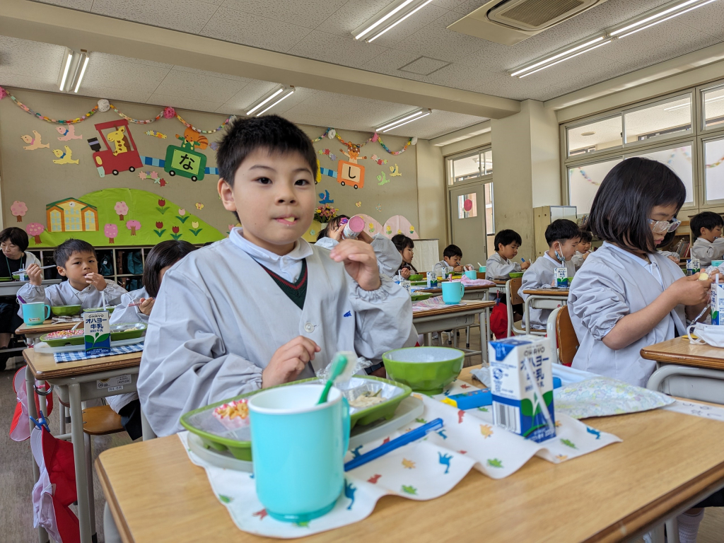 給食