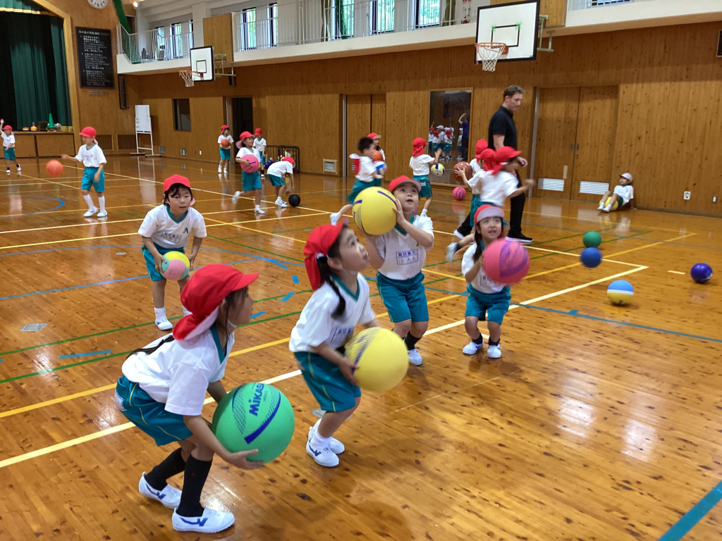グリーンホールで遊んだよ