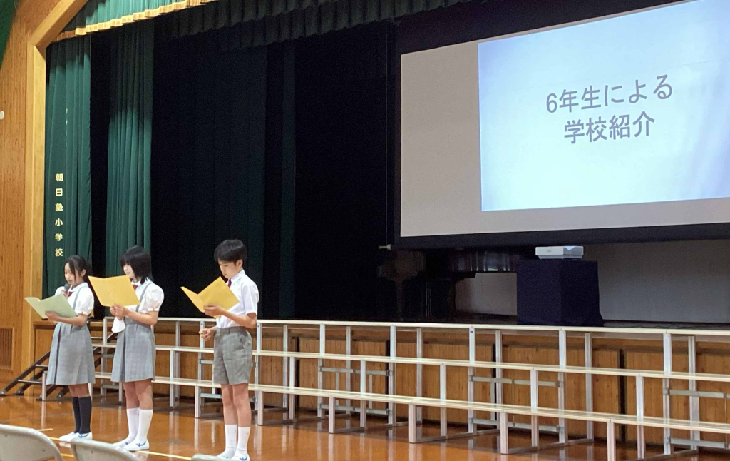 第1回オープンスクール開催！6年生がPYP探究発表と学校紹介を行いました。