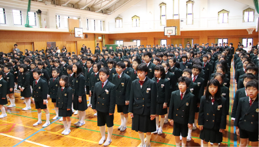 8月