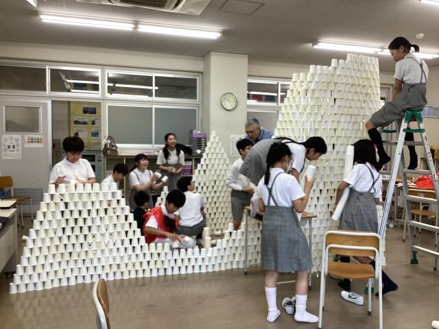 「何者にでもなれる、私たちなら。」